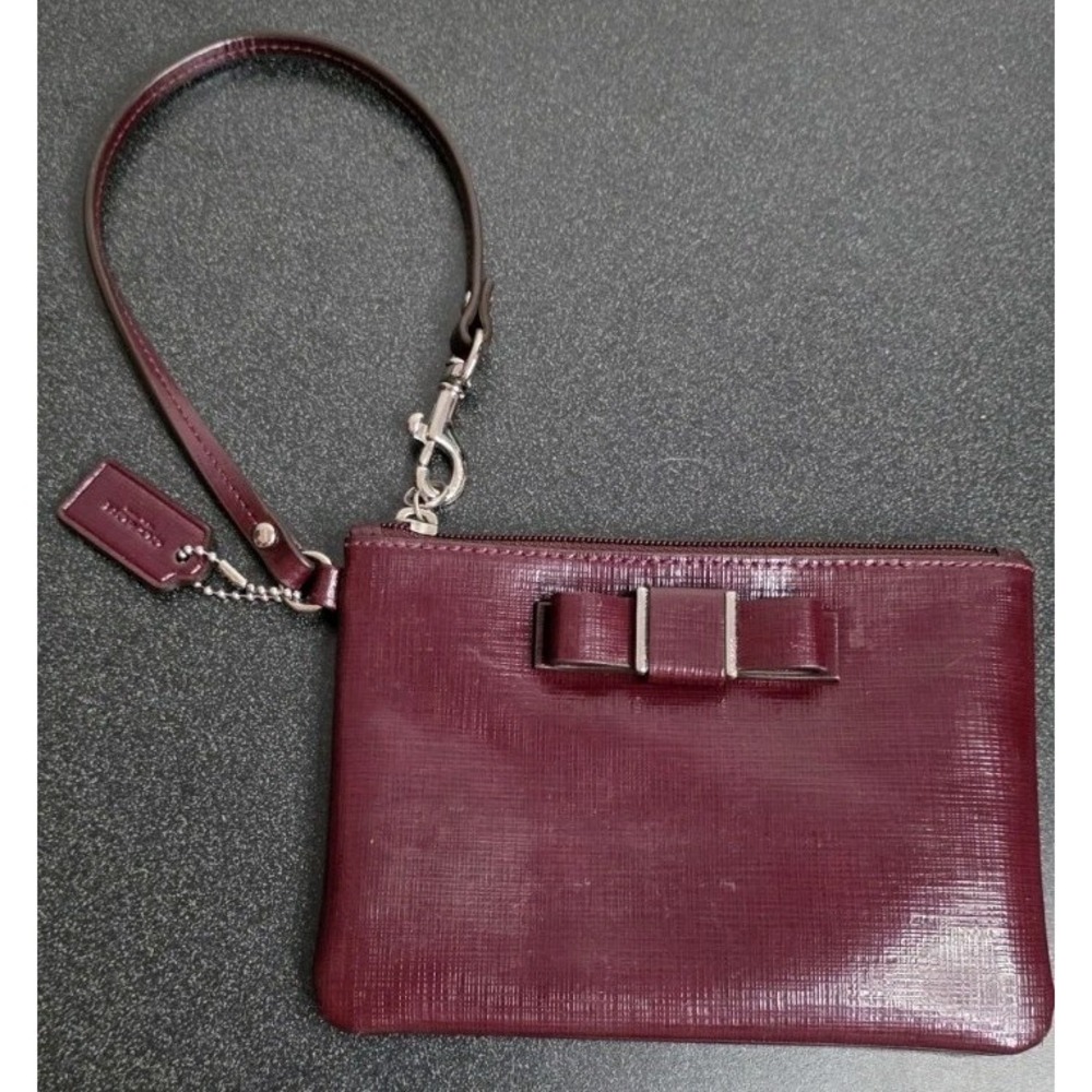 Coach‎ 52137 Darcy Patent Bow Wristlet Wallet Textured Leather Sherry Burgundy